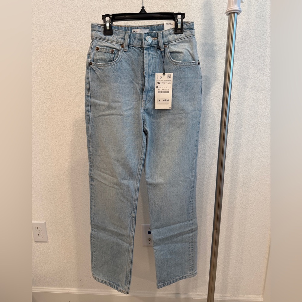 Zara - High Rise Ankle Straight Jeans - Light Blue